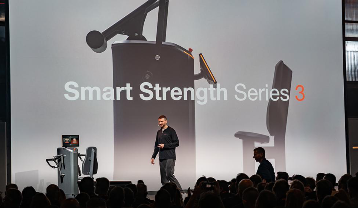 EGYM celebrates its 15th anniversary and the launch of the Smart Strength Series 3 EGYM feiert 15-jähriges Jubiläum und die Einführung der Smart Strength Series 3
