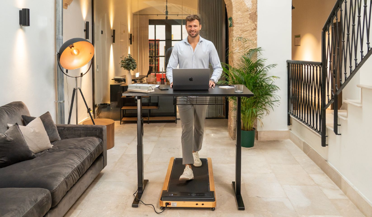 Endlich mehr Bewegung im Alltag: So machst du dein Homeoffice zur Aktiv-Zone Endlich mehr Bewegung im Alltag: So machst du dein Homeoffice zur Aktiv-Zone