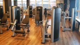 23 x Life Fitness Signature Refurbished - like NEW !! Transport possible throughout Europe