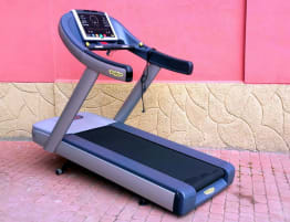 Technogym Run Excite oder New Excite 500/700 Laufbänder **TOP ZUSTAND** viele Modelle **AB 1700€**