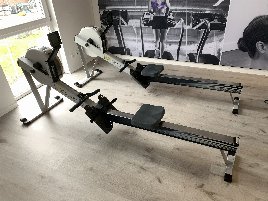 Zwei absolut neuwertige Rudergeräte von Concept 2 zu verkaufen