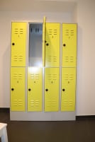 Lockers, 2 doors on top of each other, 8 compartments