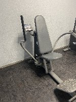 Neun verschiedene hydraulisch verstellbare Fitnessgeräte aus Gerätezirkel auch einzeln zu verkaufen