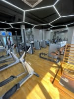 Milon Q strength endurance circuit As good as new from studio resolution - 12 devices + 1 Milonizer