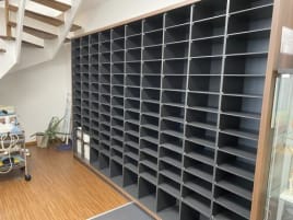 2 towel racks 1 x with 130 compartments and 1 x with 65 compartments