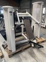 Gym80 Sygnum White Series Strength Equipment Dual Lat Pulldown / gym80 Sygnum Chest Press / gym80 Sygnum Row Pulldown / gym80 Sygnum Incline Bench