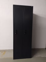 Neue Spindschränke mit Euro Locks Spindschloss und vorgebauter Bank