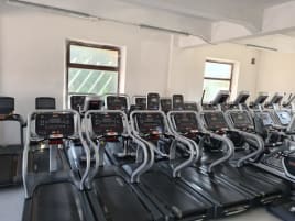 Star Trac TRx 8 Series Treadmill / Technogym Excite Run Now 1000 Unity 3.0 TV Treadmill - More pieces in stock