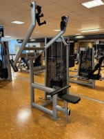 SALE ! GYM80 Sygnum 3020 Lat Pully machine / 19 pieces in stock / Post-service equipment