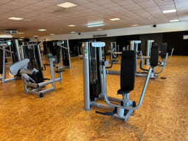 SALE ! GYM80 Sygnum 3016 Seated Chest Press machine / 17 pieces in stock / Post-service equipment