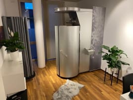 CryoSauna from JUKA incl. 2 nitrogen tanks for sale - also possible to take over operation at the location