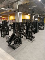 Kraftgerätepark Gym80 Sygnum runderneuert / Refurbished wie NEU! in Wunschfarbe