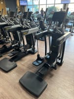 Technogym Vario Excite 1000 LED Crosstrainer – Professionelles Cardiogerät