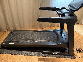 Sehr neuwertiges Laufband cardiostrong TX90