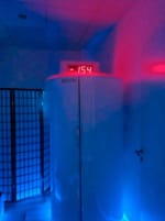 Cold chamber / cryosauna