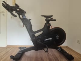Life Fitness IC8 Indoor Bike – Top Zustand inkl. Zubehör