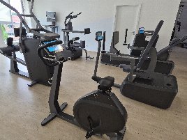Milon Q Kraft- &amp; Kraftausdauer-Zirkel – 10 Kraft- und 7 Cardio-Geräte – Komplettpaket