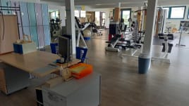 Fully equipped 435-square-meter studio, owner-operated, for sale. Also ideal for entrepreneurs starting a business in the health and therapy sector.