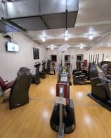 Milon Strength &amp; Cardio Circuit – 6 Strength &amp; 6 Cardio Machines incl. LED Column