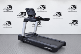 LIFE FITNESS 95T Integrity X Console treadmill / Fully refurbished like new