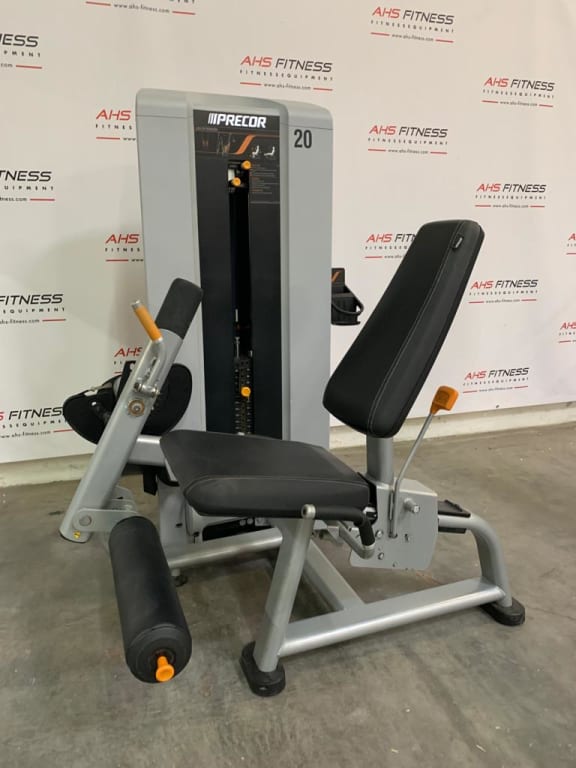 Precor Kraftgerätepark mit 25 Geräten