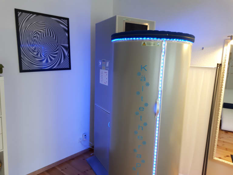 Ad Cryomed Space Cabin